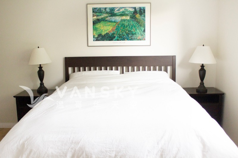 260722191850_Main Bedroom Bed.jpg